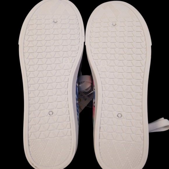 Tie-dyed Bobbie Brooks Canvas Shoes - Picture 6 of 6